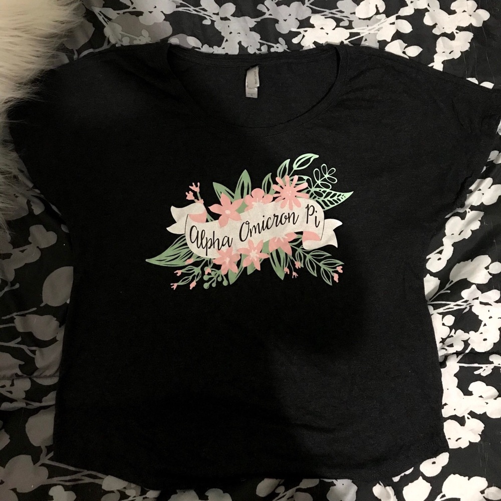 ⚡️⚡️Alpha Omicron Pi shirt (AOΠ)